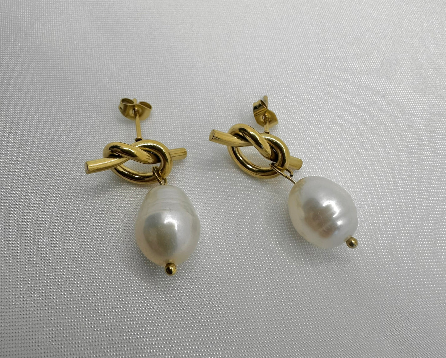 Duchess Pearl  Earrings