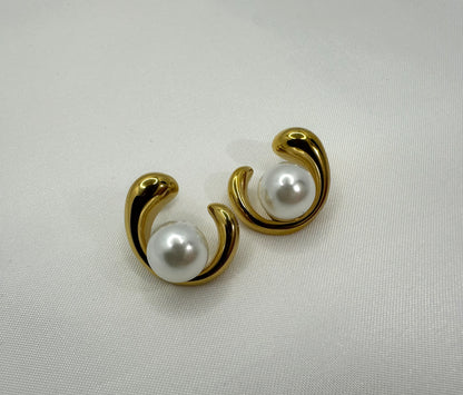 Pearl Majesty Earrings