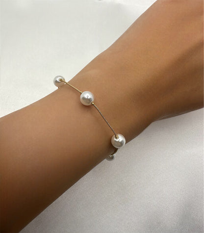 Lustrous Pearl Wave Bracelet